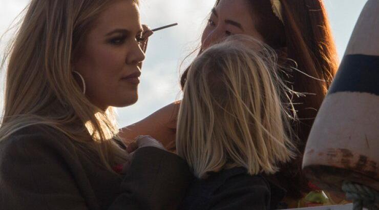 Khloe Kardashian: Ξύπνηστε το μητρικό της ένστικτο; [εικόνες]