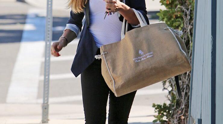 Η πρώην νταντά του Ben Affleck βρέθηκε με νέο αυτοκίνητο μεγάλης αξίας [εικόνες]