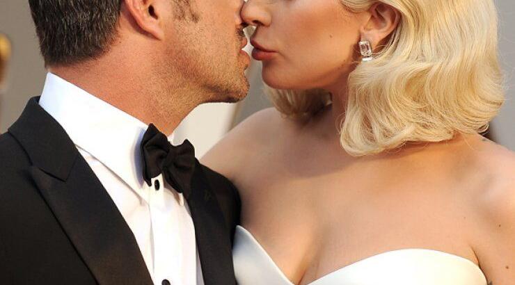 Σκόρπισε συγκίνηση η ερμηνεία της Lady Gaga για τα θύματα σεξουαλικής κακοποίησης [εικόνες]