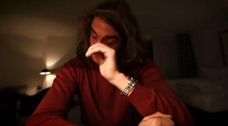 Στέφανος Τσιτσιπάς: Εξομολογείται με δάκρυα την ιστορία που παραλίγο να χάσει τη ζωή του 