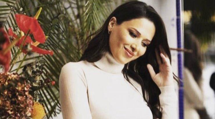 Στέλλα Στυλιανού: Μας συστήνει τη γοητευτική μαμά της [εικόνα]