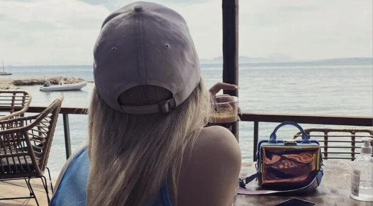 Καυτές στιγμές στην πισίνα για την Ελληνίδα τραγουδίστρια και το νέο της σύντροφο!