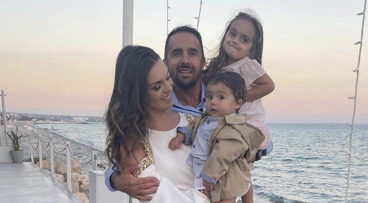 Κρίστη Αγαπίου - Πανίκος Λειβαδιώτης: Πήγαν για μπάνιο με τα παιδιά τους στη Λάρνακα στα τέλη Δεκεμβρίου [εικόνες]