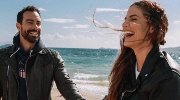 Τανιμανίδης – Μπόμπα: Στη Σίφνο για Πάσχα – Οι κόρες τους παίζουν σε παραλία του νησιού [εικόνα]