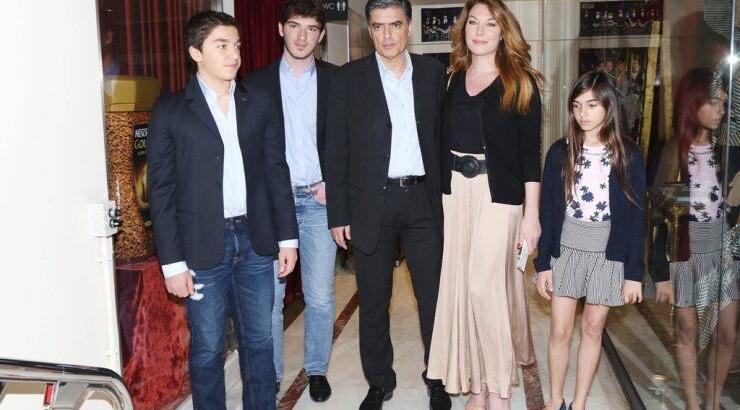 Τρελά ερωτευμένος ο γιος του Νίκου Ευαγγελάτου, Λάμπης