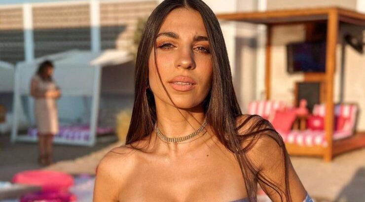 Θέλξια - Βαλέρια Φραγκούδη: To beach look που δημιούργησε με Christian Dior μαγιό 