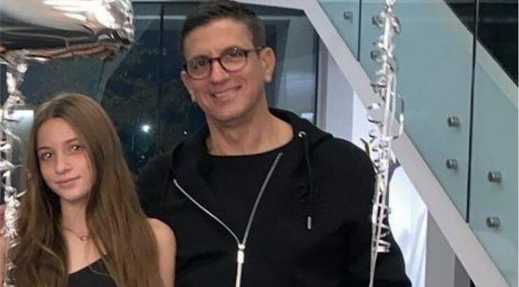 Χριστόφορος Τορναρίτης: Κατέγραψε τη στιγμή εμβολιασμού της κόρης του [βίντεο]