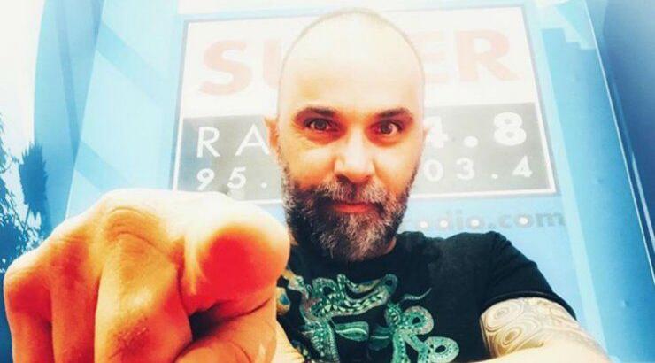 Ο Κωνσταντίνος Τσιολής παντρεύεται και του έκαναν bachelor με χορεύτρια στον αέρα του ραδιοφώνου!