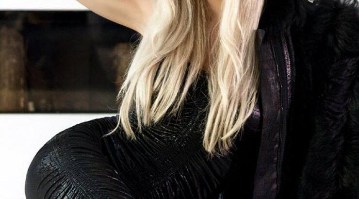 Η Τζούλια Νόβα "έριξε" το instagram με τη πρώτη φωτογραφία της με μπικίνι! [εικόνα]