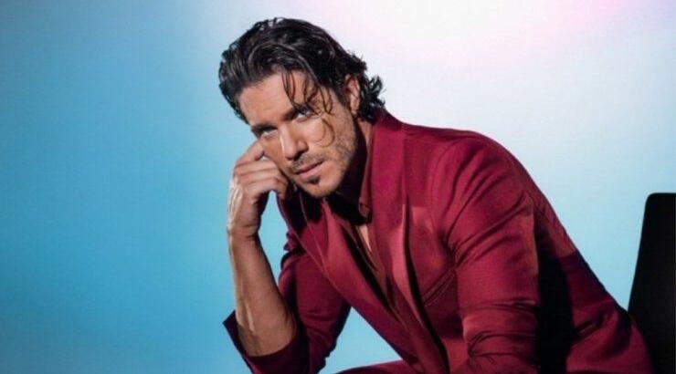 Αποκαλυπτική Ελληνίδα τραγουδίστρια για το φλέρτ με τον Οικονομόπουλο: "Ήταν κάτι αληθινό"