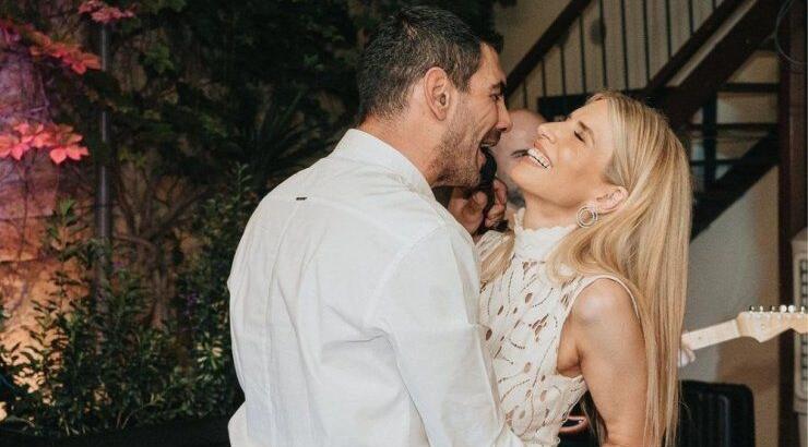 Σταύρος Κωνσταντίνου - Έλενα Ανδρέου: Γιορτάζουν 7 χρόνια γνωριμίας αγκαλιά με τον γιο τους [εικόνα]