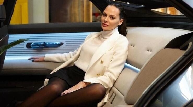 Υβόννη Μπόσνιακ: Η σπάνια και εντυπωσιακή εμφάνιση με την 9χρονη κόρη της σε έξοδό τους [εικόνα]