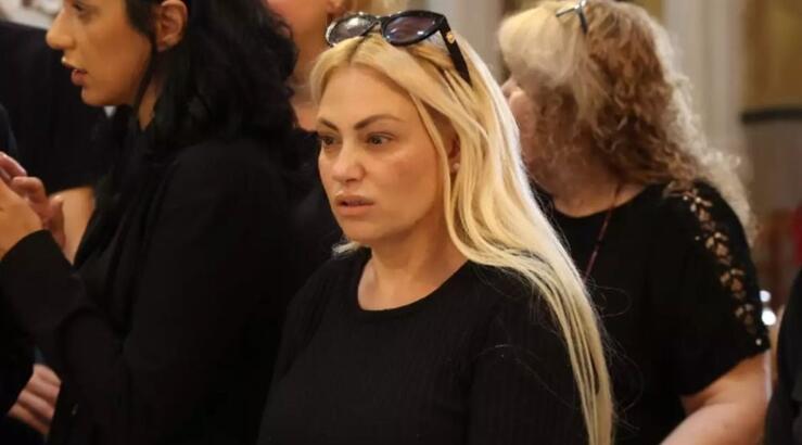 Η αποκάλυψη της Γωγώς Γαρυφάλλου για το κοστούμι με το οποίο θάφτηκε ο Νίκος Φλωρινιώτης [βίντεο]