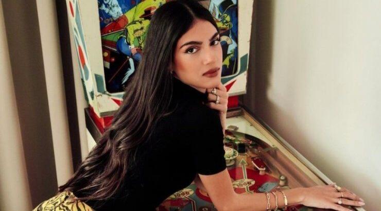 Άντρεα Κυριάκου: Σε ρόλο paparazzi για χάρη γνωστής Κύπριας παρουσιάστριας [βίντεο]