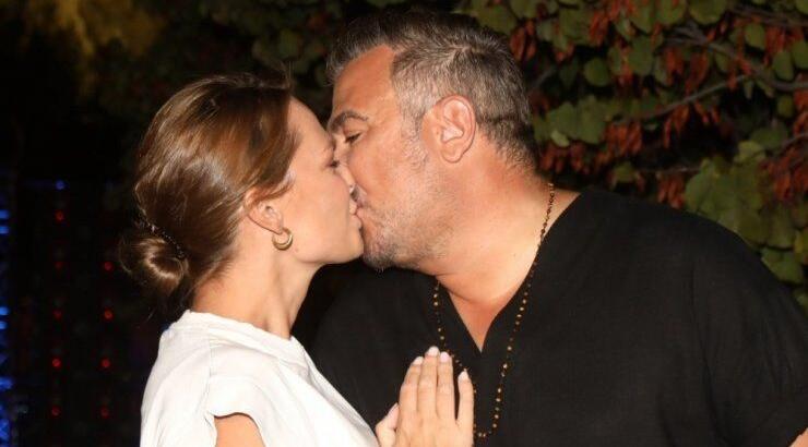 Υβόννη Μπόσνιακ: Η γιορτινή selfie με τον Αντώνη Ρέμο που μοιράστηκε μαζί μας [εικόνα]