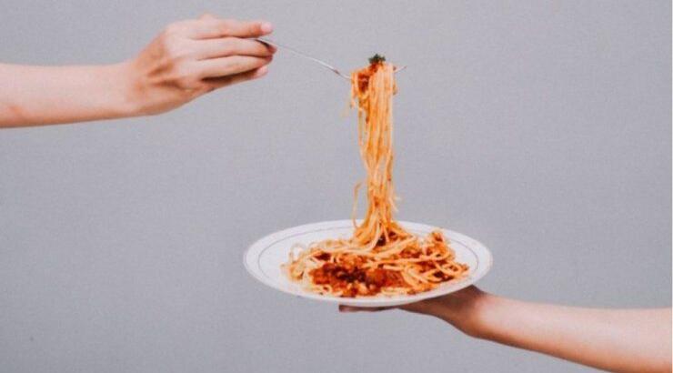 Τελικά τι ισχύει; Είναι κακό να τρώμε ζυμαρικά το βράδυ;