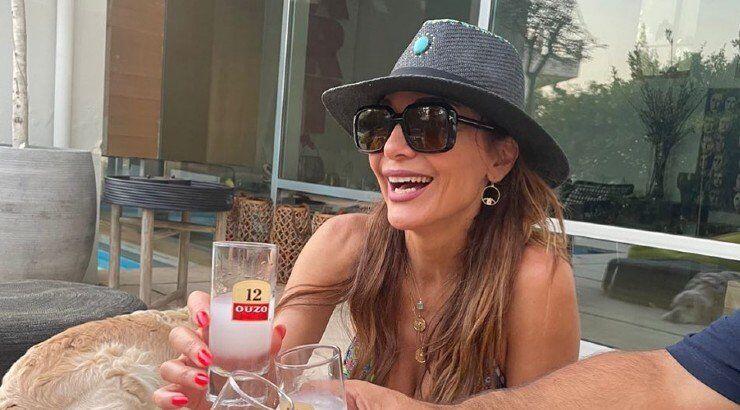 Δέσποινα Βανδή: Για μεζέδες με την αδερφή του Βασίλη Μπισμπίκη [εικόνα]