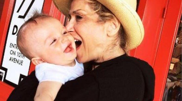 Η πιο τρελή γιαγιά! Δείτε τι κάνει η Άννα Βίσση με τον εγγονό της, Νίκο!