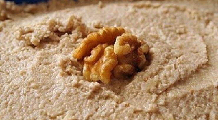 Σκορδαλιά με καρύδι