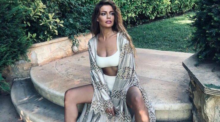 Χαριτίνη Ηλιάδου: Πιο ακομπλεξάριστη από ποτέ μας δείχνει τις ατέλειες στο σώμα της [εικόνα]