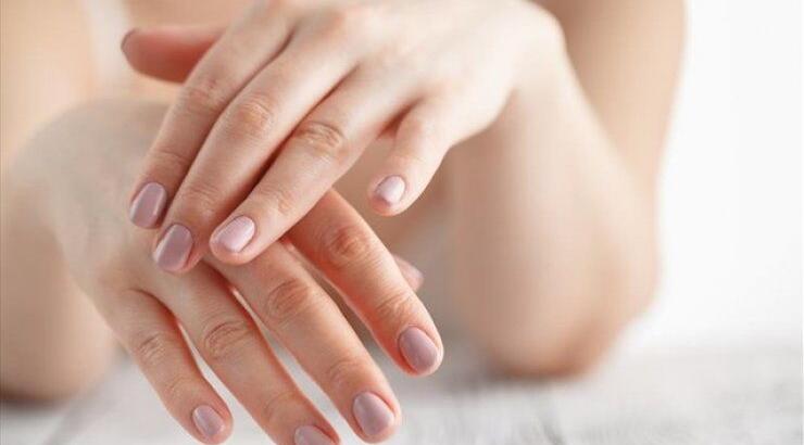 Αυτό το πρoϊόν θα σου προσφέρει αντιγήρανση και λεύκανση στα χέρια