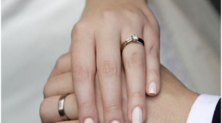 Ιερέας χτύπησε τον αδελφό του γαμπρού την ώρα του μυστηρίου 