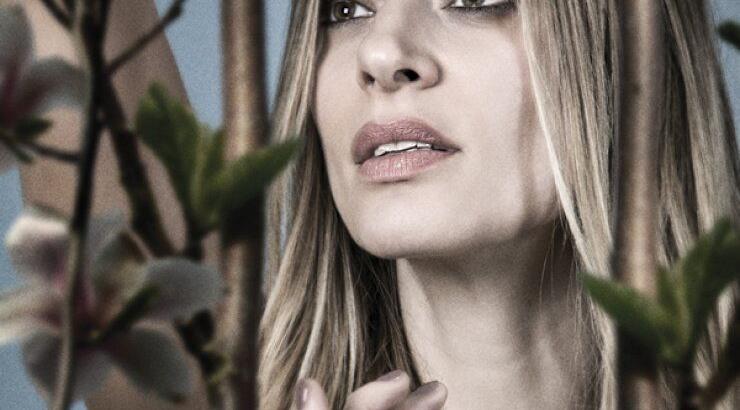 Ζέτα Δούκα: Δείτε την να θηλάζει δημόσια την κορούλα της