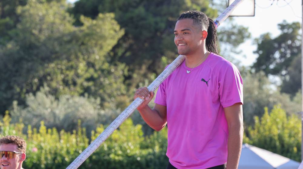 Εμμανουήλ Κάραλης: «Ο γιατρός είπε στους γονείς μου ότι δεν θα συνεχίσω την καριέρα μου» [βίντεο]