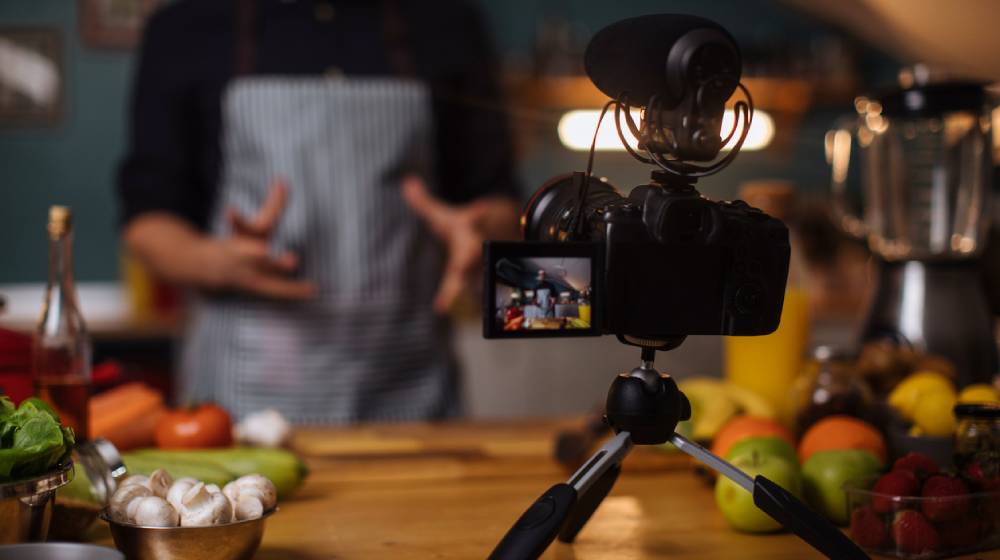 Πασίγνωστος τηλεοπτικός chef συνελήφθη για χρέη 350.000 στο Δημόσιο [βίντεο]