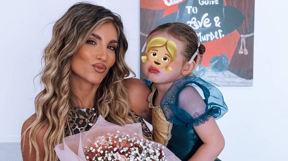 Αθηνά Οικονομάκου: Τα γλυκά στιγμιότυπα από την παράσταση μπαλέτου της κόρης της, Σιέννας [εικόνες]