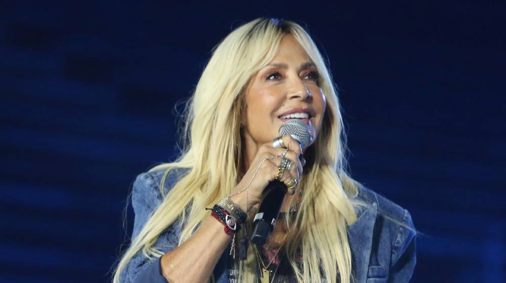 Effortless chic στην Κύπρο: Η Άννα Βίσση εντυπωσιάζει