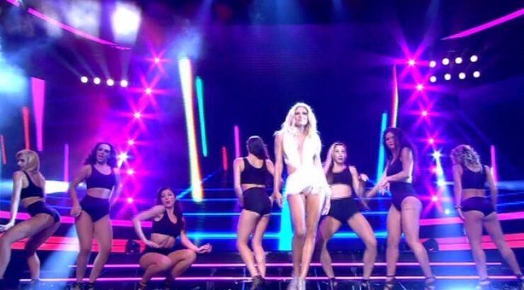 Αυτή η εμφάνιση της Ευαγγελίας Αραβανή θα συζητιέται για πολύ καιρό ακόμα [βίντεο]