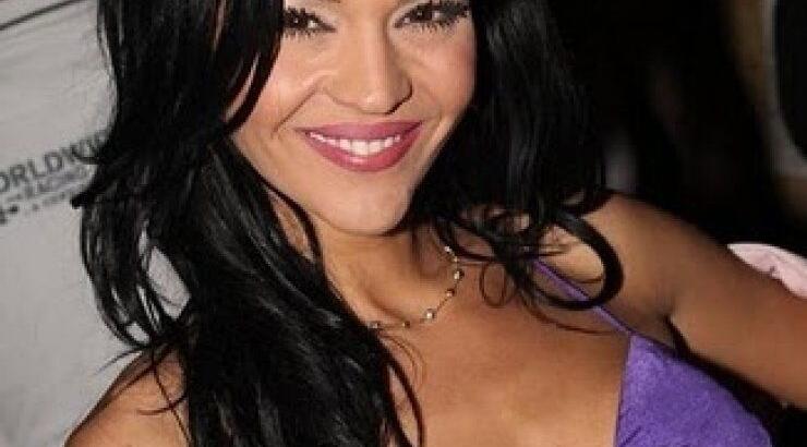 Δείτε τη Νικολέττα Καρρά χωρίς ίχνος μακιγιάζ και με sexy μαγιό 