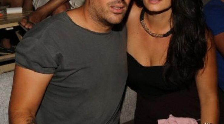 Γιάννης Αϊβάζης: Φλέρταρε νεαρές κοπέλες μπροστά στην σύζυγό του…