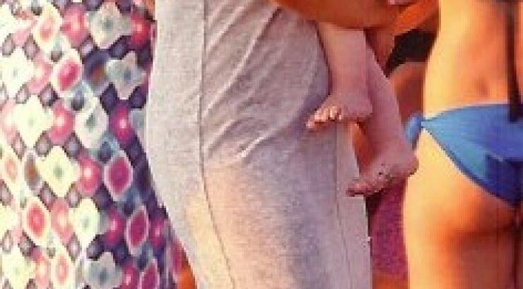 Σίσσυ Χρηστίδου: Παιχνίδια στην άμμο με τον γιό της, Μιχαήλ