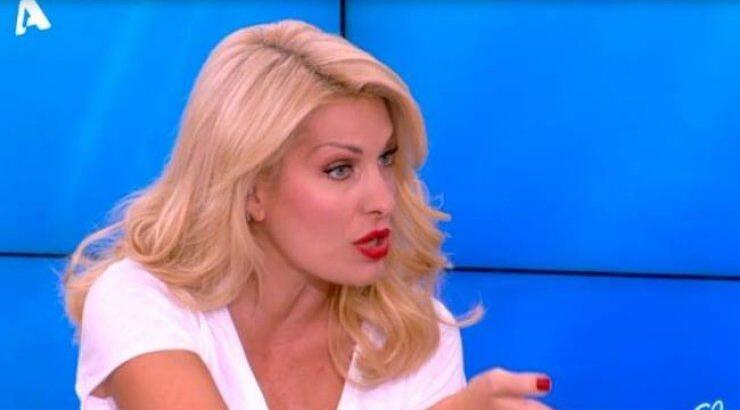  Ελένη Μενεγάκη: Το λάθος των συνεργατών της, που την εκνεύρισε!