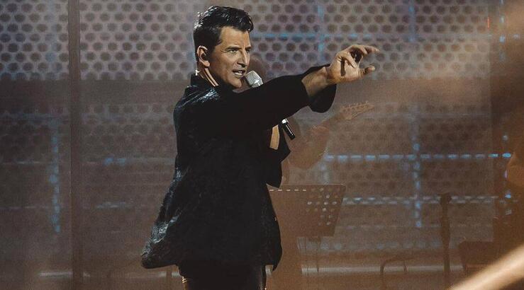 Σάκης Ρουβάς: Το ατύχημα που είχε στη σκηνή [βίντεο]