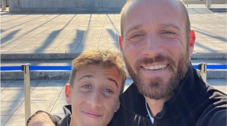 Νεκτάριος Αλεξάνδρου: Αγκαλιά με τον γιο του στον Παρθενώνα [εικόνα]