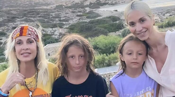 Άννα Βίσση: Ταξίδεψε στη Λάρνακα πρώτη φορά παρέα με τα εγγόνια της [εικόνες & βίντεο]