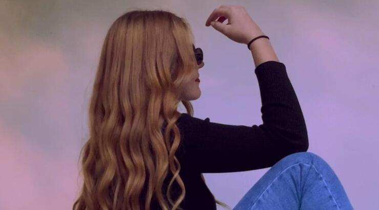 Η κόρη διάσημου ζευγαριού Ελλήνων ηθοποιών ερωτευμένη με νεαρό τραγουδιστή [εικόνες]