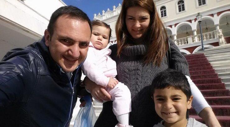 Kωνσταντίνος Κωνσταντίνου: Με την οικογένεια του στην Τήνο