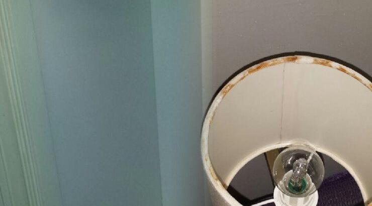 Η έκρηξη Κύπριου παρουσιαστή για το ξενοδοχείο τρώγλη που διέμεινε!