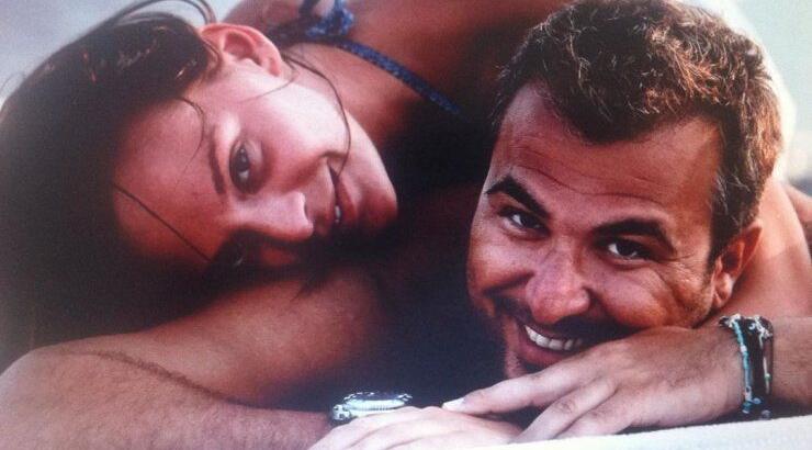 Αντώνης Ρέμος - Υβόννη Μπόσνιακ: Στην παραλία μαζί με την κόρη τους [εικόνες]