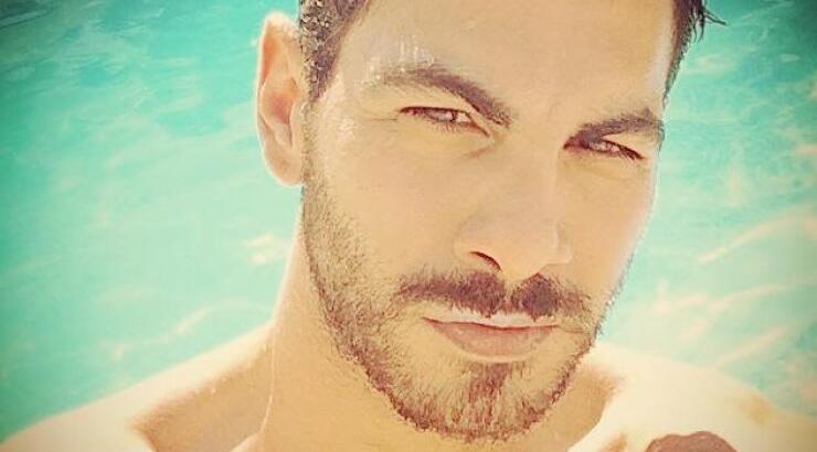 Σταύρος Κωνσταντίνου: Ποια Κύπρια φιλάει παθιασμένα στα χείλη;