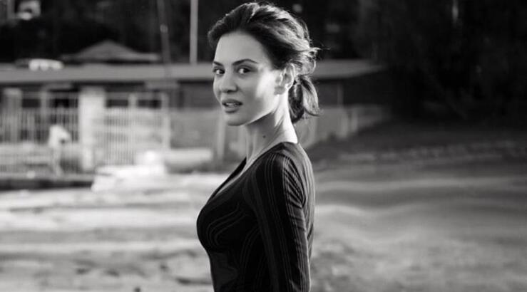 Δήμητρα Ματσούκα: Οι σπάνιες φωτογραφίες αγκαλιά με την αδερφή της και τον πατέρα τους 