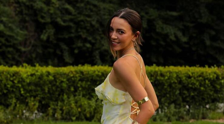 Εβελίνα Σκίτσκο: Το glamorous beauty look της σου δίνει inspo αν είσαι καλεσμένη σε γάμο