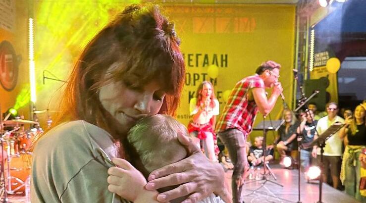 Μαίρη Συνατσάκη: «Δεν θα κάνουμε βάφτιση, θα κάνουμε ονοματοδοσία» [βίντεο]