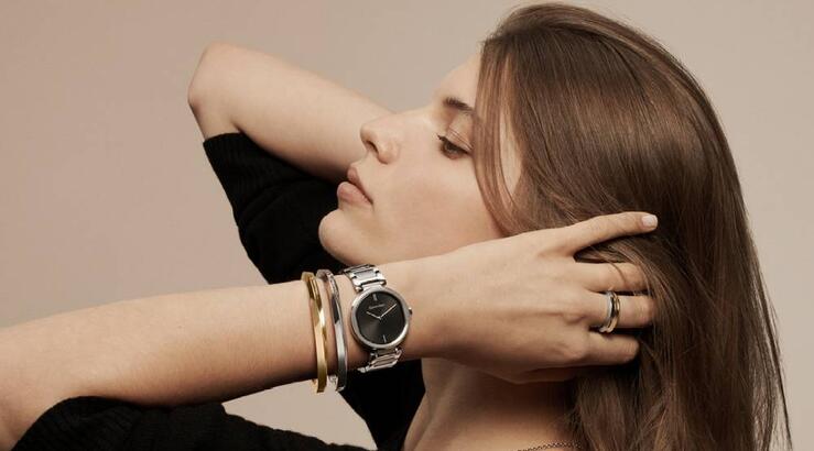 Calvin Klein: Ρολόγια & κοσμήματα με minimal αισθητική