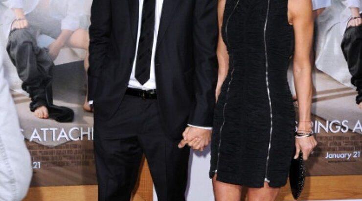 Ashton Kutcher: Ζητά χρήματα από την Moore! 