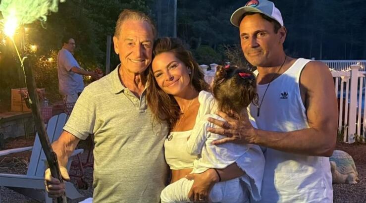 Maria Menounos: Τραγουδά μαζί με τον πατέρα της ελληνικό κομμάτι - Το ζεϊμπέκικο του που κατέγραψε [βίντεο]